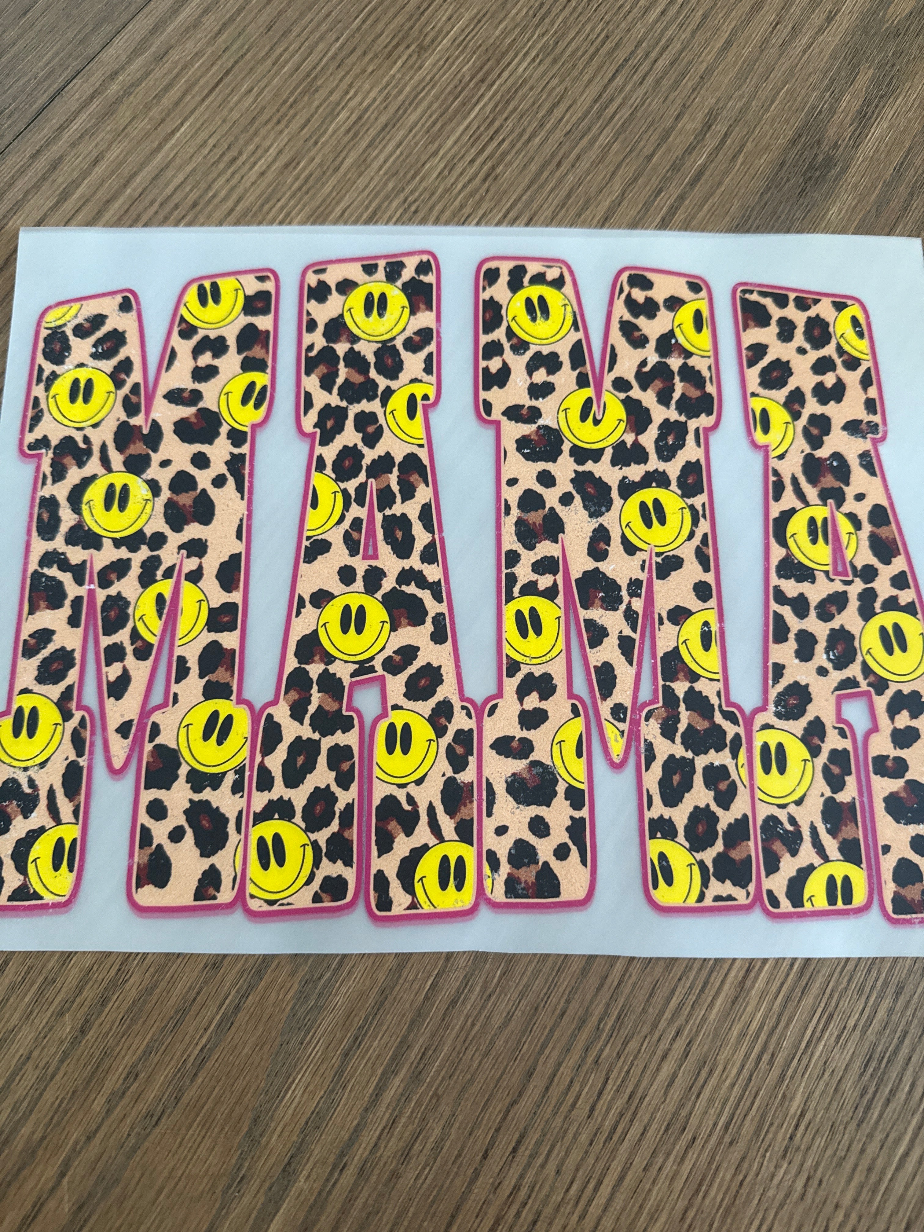 Leopard smiley mama
